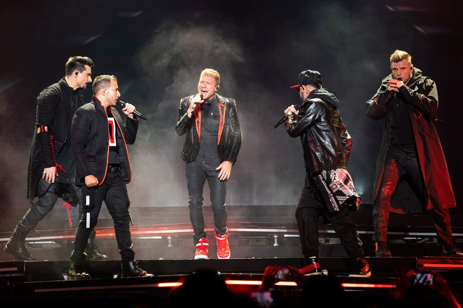 Hospitalspersonale overrasker Backstreet Boys With Epic 'Everybody (Backstreet's Back)' Dans som bandet bliver 27