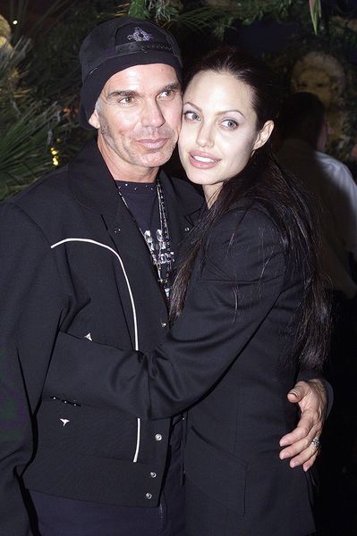 Били Боб Торнтън казва, че той и бившата Анджелина Джоли все още са „добри приятели“