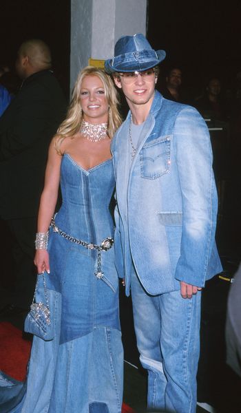 Jamie Lynn Spears celebra el vigésimo aniversario de los infames trajes de mezclilla dual de Britney Spears y Justin Timberlake