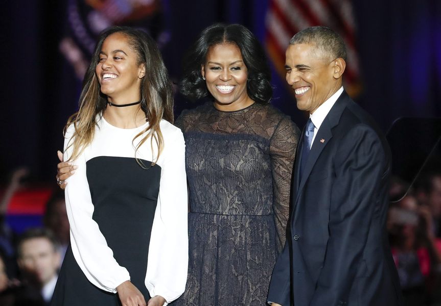 Ohromujúca rodina Obamu zdieľaná pred dcérou Maliou, ktorú si údajne najal Donald Glover pre spoločnosť Amazon Gig