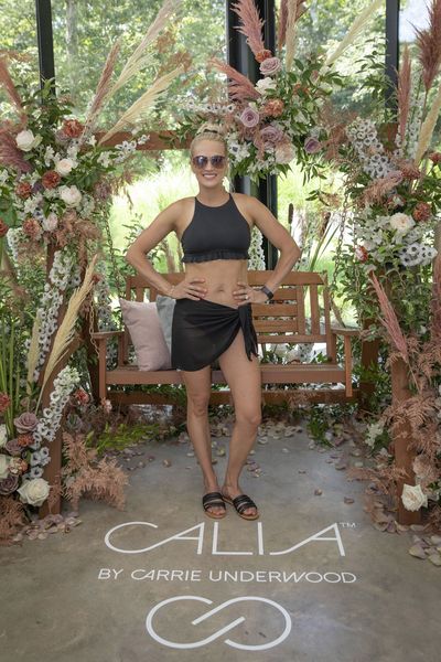 Carrie Underwood vertelt over haar badkledinglijn: ‘Alles blijft waar het moet’