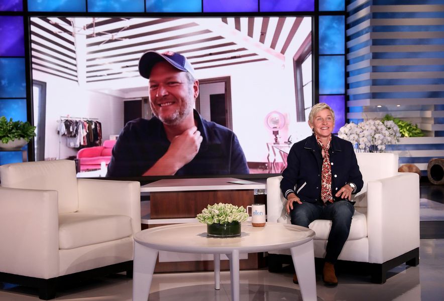 Blake Shelton stoppt durch 'Ellen', erklärt '2020 Sucks'