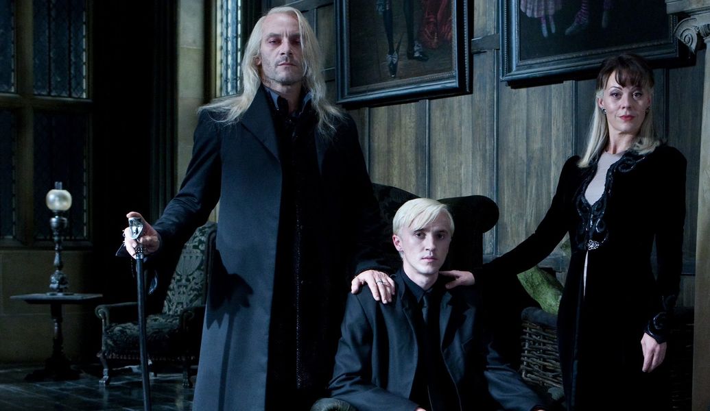Tom Felton, Jason Isaacs y Helen McCrory se reúnen con la familia Malfoy para la lectura de 'Harry Potter en casa'