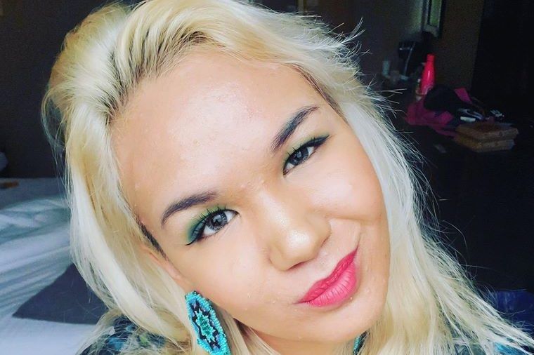 Speváčka Inuk Kelly Fraser zomrela pri samovražde uprostred „tvrdého“ zápasu s PTSD, hovorí rodina