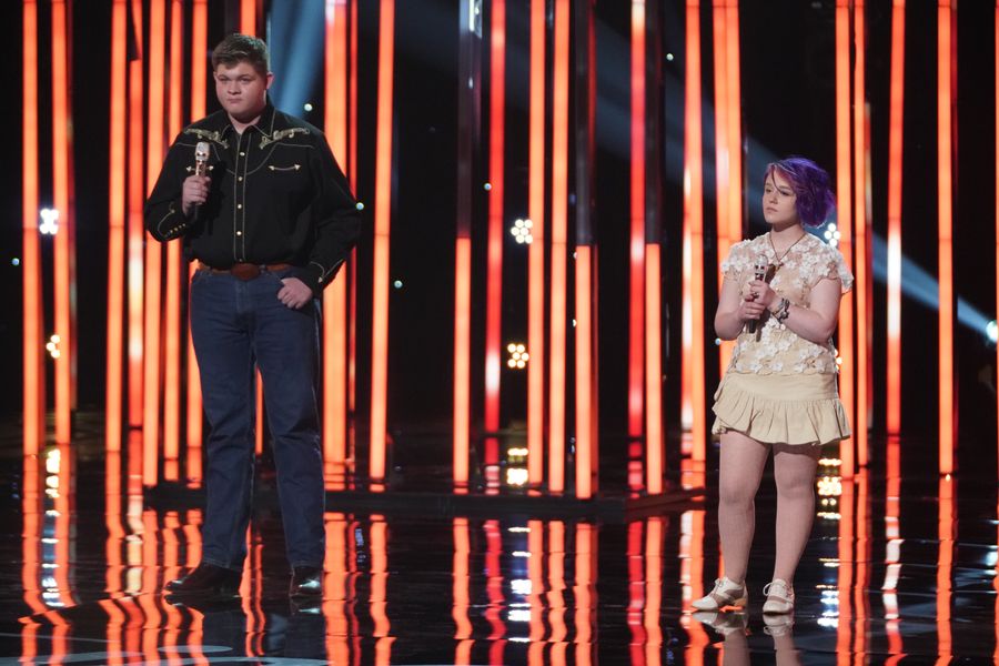 Alex Miller og EmiSunshine udfører Johnny Cash's 'Walk The Line' på 'American Idol' på trods af Luke Bryans råd