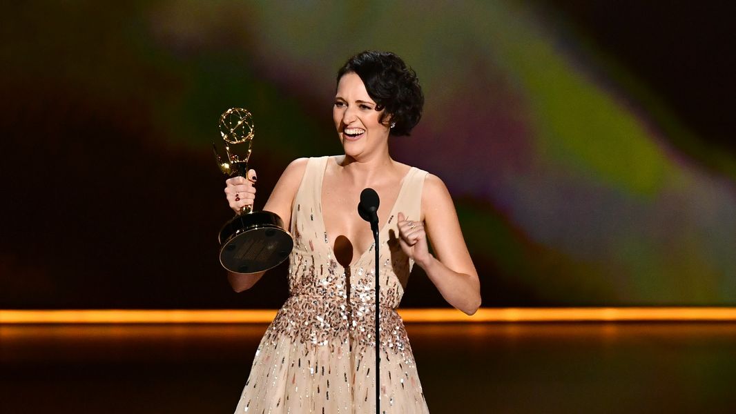 Звездата на ‘Fleabag’ Фийби Уолър-Бридж завършва серията Emmys на Джулия Луис-Драйфус с победа за най-добра комедийна актриса