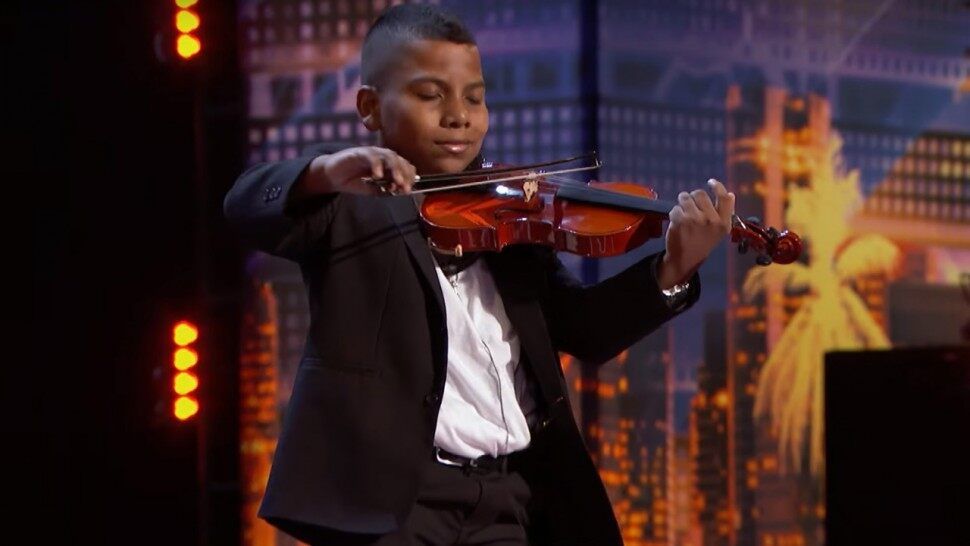Sobreviviente de cáncer de 11 años gana el zumbador de oro de Simon Cowell en 'America's Got Talent'