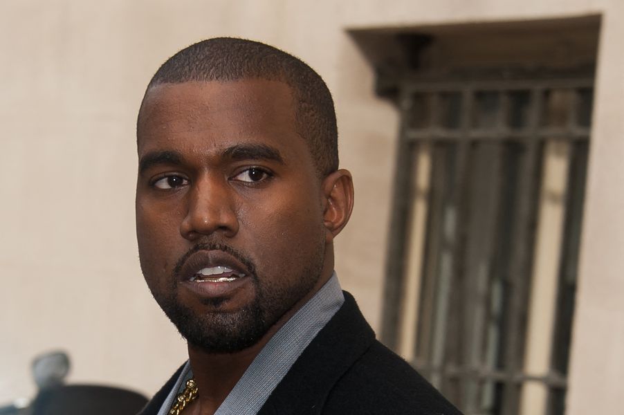 Estima-se que o patrimônio líquido estimado de Kanye West chegue a US $ 6,6 bilhões