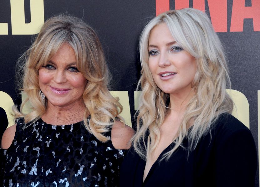 Goldie Hawn deler nostalgisk Throwback-foto, mens hun ønsker datteren Kate Hudson tillykke med fødselsdagen