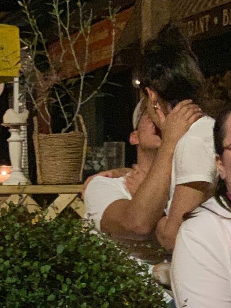 Katie Holmes se abraza y comparte un beso con su nuevo novio Emilio Vitolo