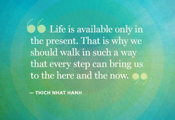 137+ YKSINOMAISTA Thich Nhat Hanh -lainausmerkkejä näkökulman laajentamiseksi