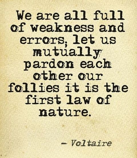 134+ EKSKLUZYWNYCH cytatów Voltaire'a, które wzbogacą Twoją perspektywę