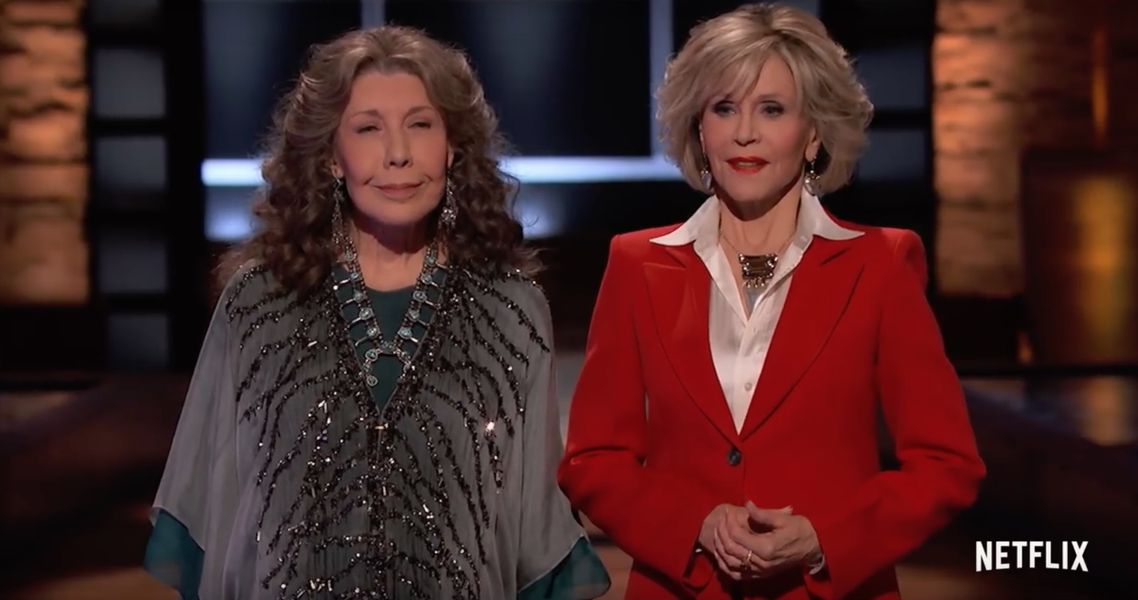 Jane Fonda y Lily Tomlin presentan su último invento de 'Grace y Frankie' en 'Shark Tank' en el tráiler de la sexta temporada