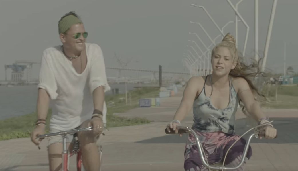 Shakira a Carlos Vives obvinení z kopírovania riadkov za svoju hitovku La Bicicleta