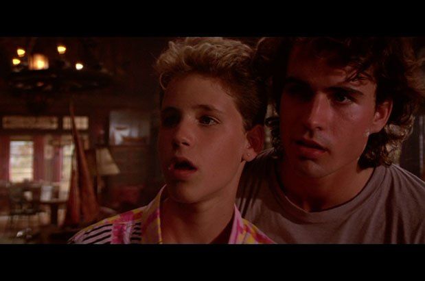 Kiefer Sutherland husker en 'voldelig' slettet scene fra 'The Lost Boys'