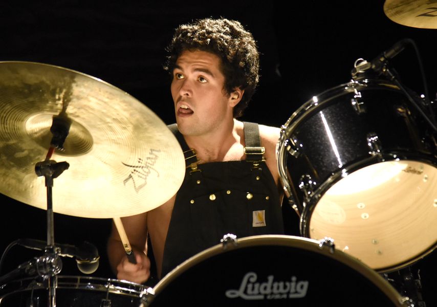 Joey Armstrongas, „Green Day“ lyderio sūnus, paskelbia pareiškimą dėl įtarimų dėl seksualinio nusižengimo