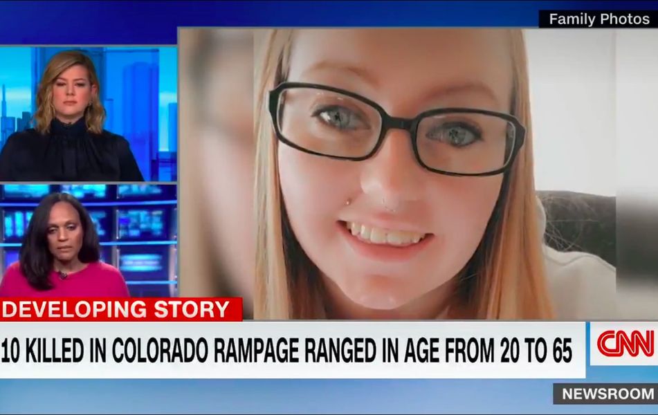 Brianna Keilar a Stephanie Elam z televízie CNN sa bránia slzám pri reportáži z ďalšieho masového streľby: „Je to toľko“