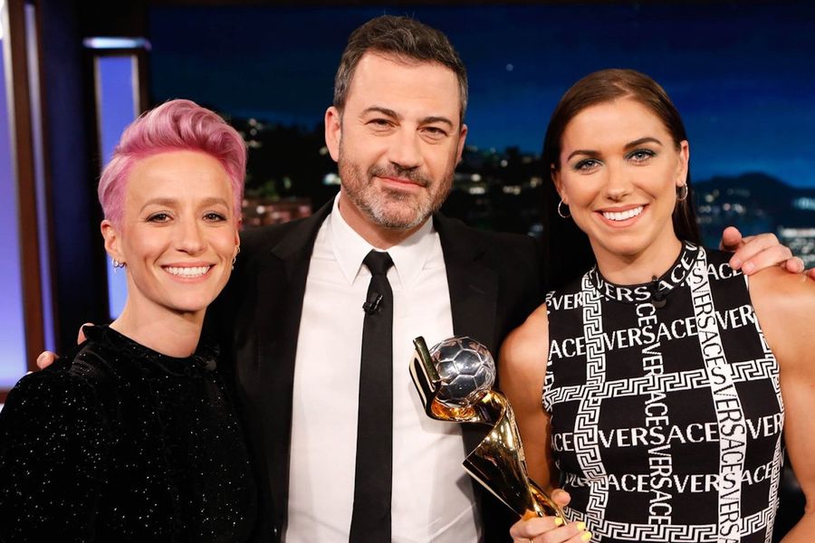 Verdensmesterskabsvinderne Megan Rapinoe og Alex Morgan får den ægte 'Hvide Hus-oplevelse' på 'Kimmel'