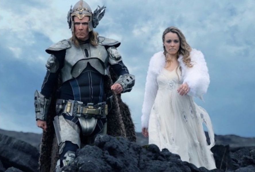 Will Ferrell og Rachel McAdams spiller i den sjove 'Volcano Man' video fra 'Eurovision Song Contest' komedie