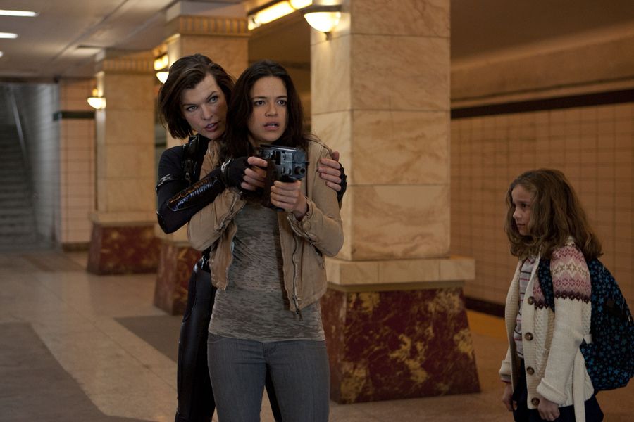 Milla Jovovich quase desistiu de 'Resident Evil' por causa de Michelle Rodriguez