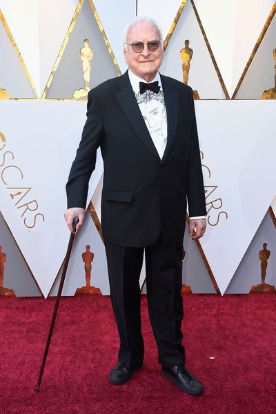 Soita minulle omalla nimelläsi käsikirjoittaja James Ivory osoittaa kunnianosoitusta Timothee Chalametille Oscar-punaisella matolla
