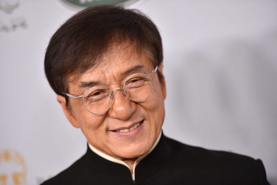 Jackie Chan a fanúšikovia oslavujú 67. narodeniny: „Prajeme všetkým mier“