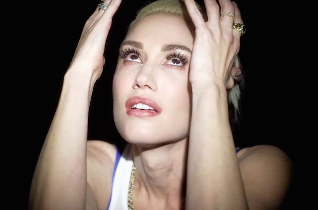 OPDATERING: Gwen Stefani afslører sin følelsesmæssige 'bruges til at elske dig' video