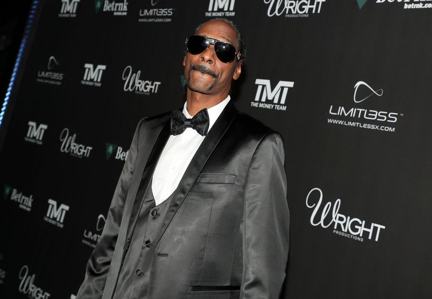 Snoop Dogg deler optagelser af Kanye West og Dr. Dre, der arbejder i studiet sammen