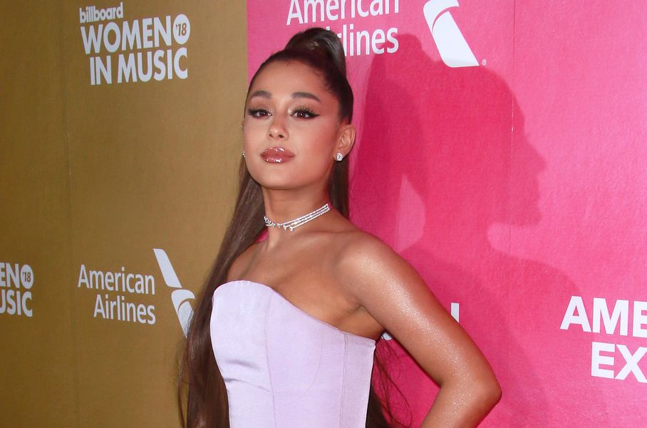 Ariana Grande leverer hjertelig aksepttale ved Billboard Woman of the Year Awards