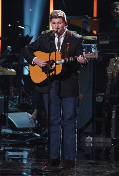 Alex Miller sa točí pre Merle Haggarda za „American Idol“ a pozýva na vystúpenie na Grand Ole Opry