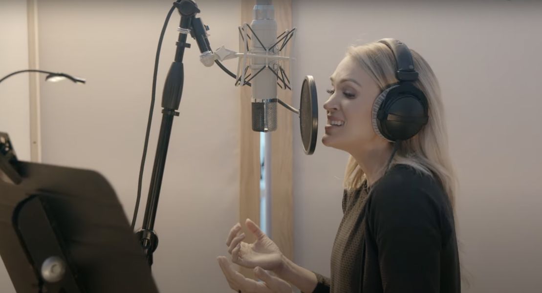 Carrie Underwood vydáva oduševnený obal piesne „Nothing But the Blood of Jesus“, ktorá je uvedená v nadchádzajúcom gospelovom albume