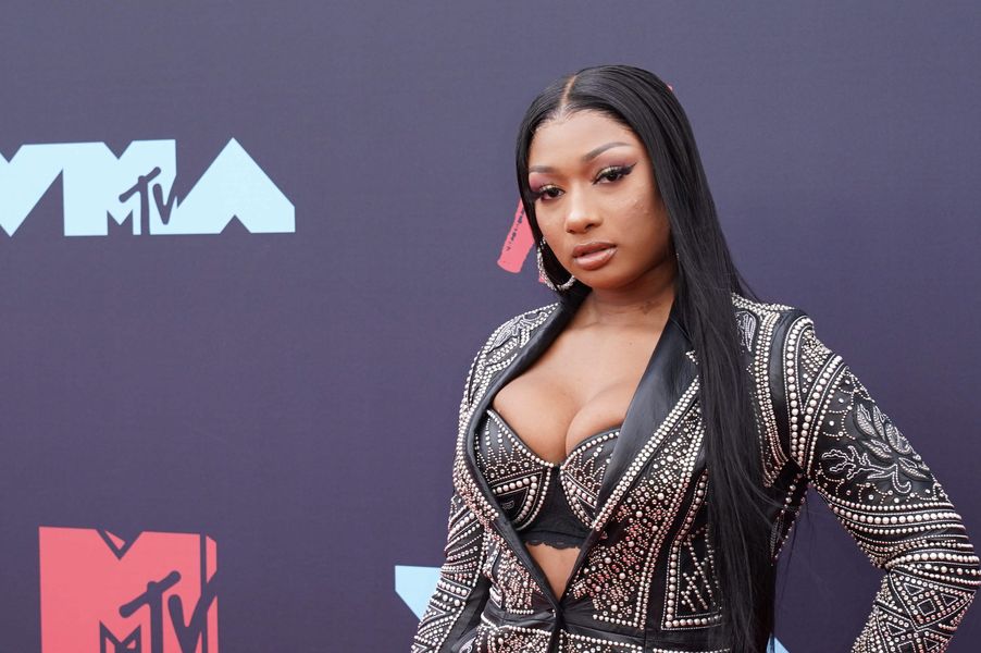 Maroon 5 Teams With Megan Thee Stallion for ‘Beautiful Mistakes’ Lyric Video