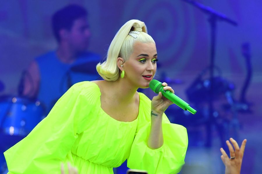 Katy Perry afslører nye 'Daisies' single og musikvideo - men ingen Taylor Swift Collab