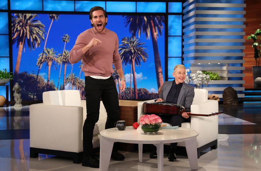 Jake Gyllenhaal recibe un susto muy 'loco' en 'The Ellen DeGeneres Show'