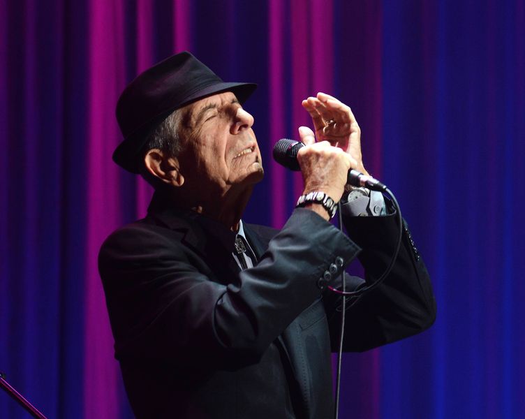 Umelecké nové hudobné video pre skladbu „Leaving The Table“ od Leonarda Cohena je dychberúce