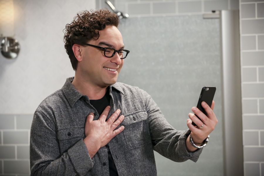 Johnny Galecki deler følelsesmæssig video af 'The Big Bang Theory', der bliver nedrevet