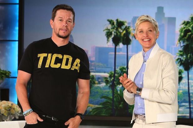 Mark Wahlberg deler forældretips, skryter af minivan på 'Ellen'