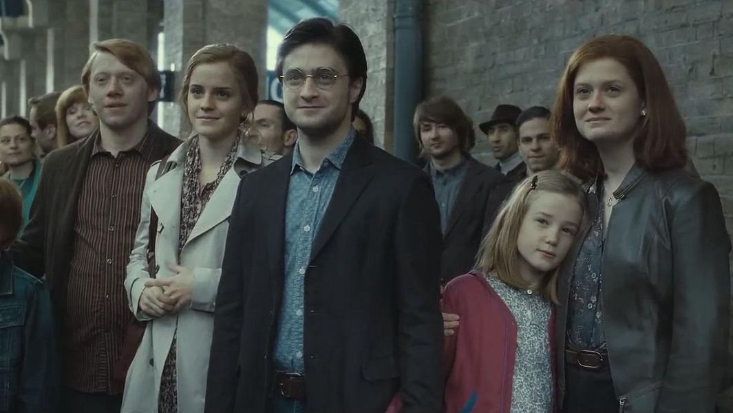 Harry Potter o 19 rokov neskôr: Fanúšikovia sa zoskupia do londýnskeho Kráľovského kríža, aby oslávili obrovský míľnik