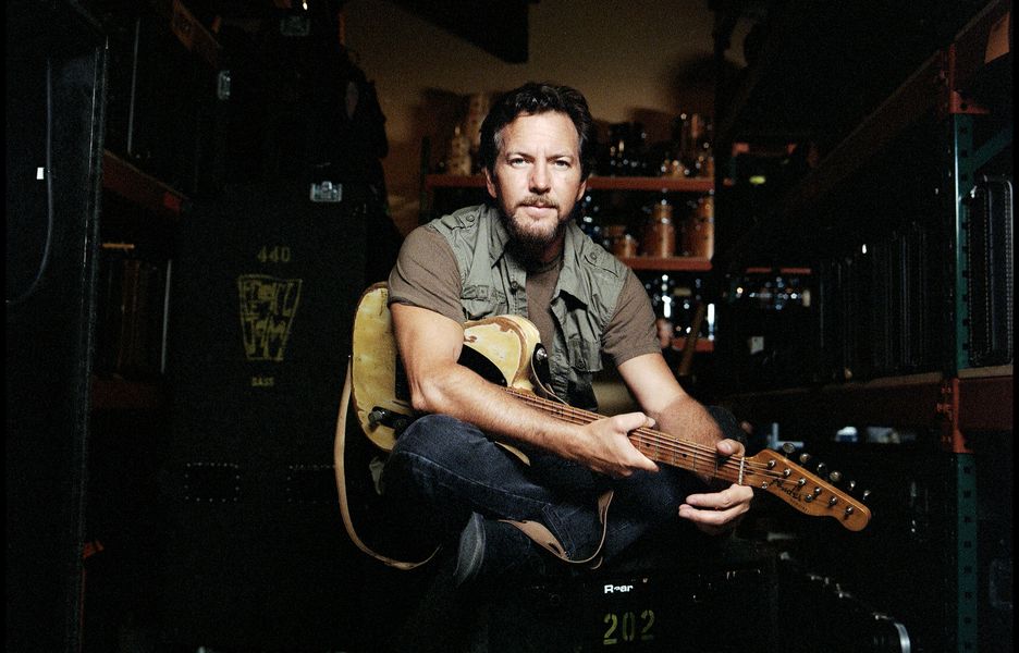 Eddie Vedder pokrýva klasické „Growin‘ Up “Bruca Springsteena