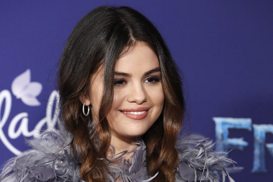 Selena Gomez diskutuje o novom singli v španielčine „De Una Vez“: „Má to veľmi silný význam“