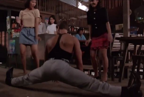 Jean-Claude Van Damme recrea su escena de baile 'Kickboxer'
