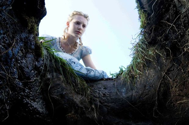 Johnny Depp a Mia Wasikowska sa vracajú za snímku Alice in Wonderland 2 ′