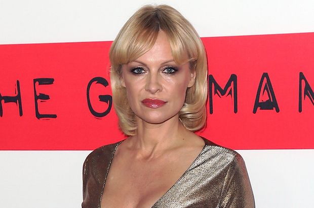 ATUALIZAÇÃO: Pamela Anderson pede desculpas pelo divórcio 'ferido'