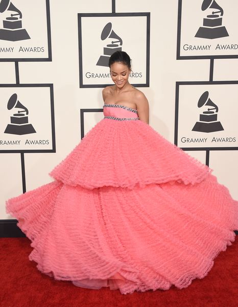 Rihanna registrerer efter sigende den nye sang 'Private Loving', og fansen styrker efter ny musik