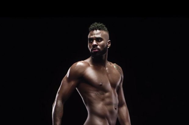 SLEDOVAŤ: Jason Derulo Bares All In ‘Naked’ Video