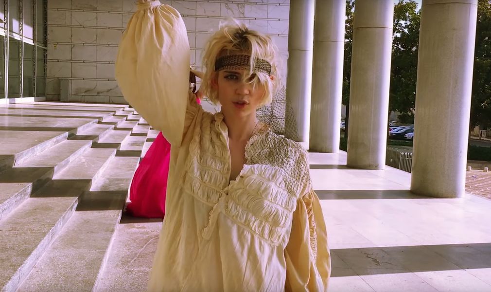 James Blunt bryder ned i tårer i hjerteskærende musikvideo til nyt nummer 'Monsters'