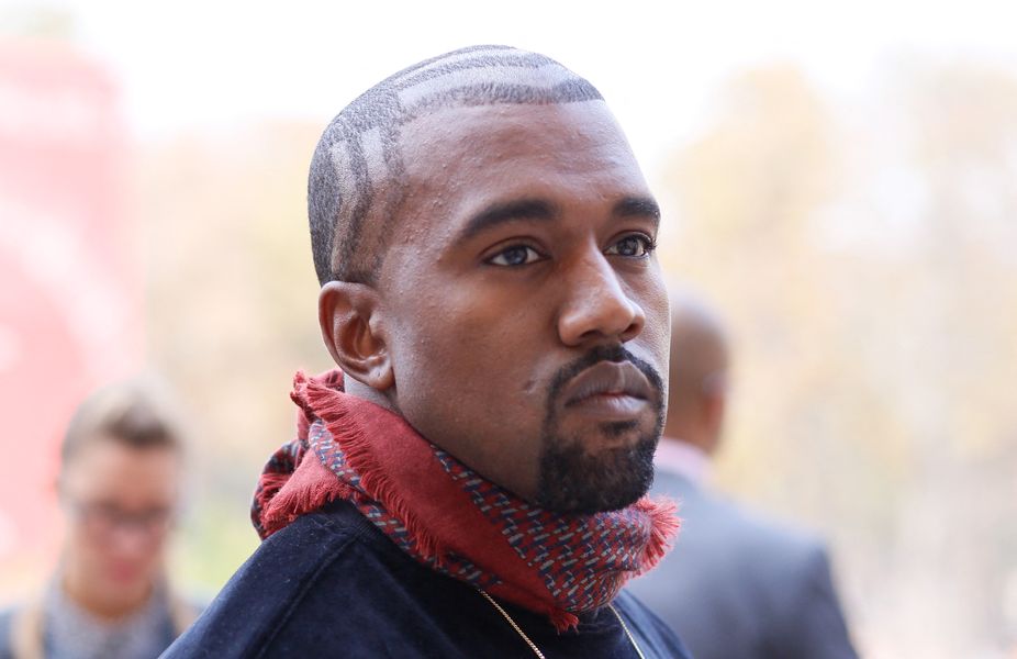 Kanye West compra enorme anúncio no 'The New York Times' dirigido ao 'futuro'