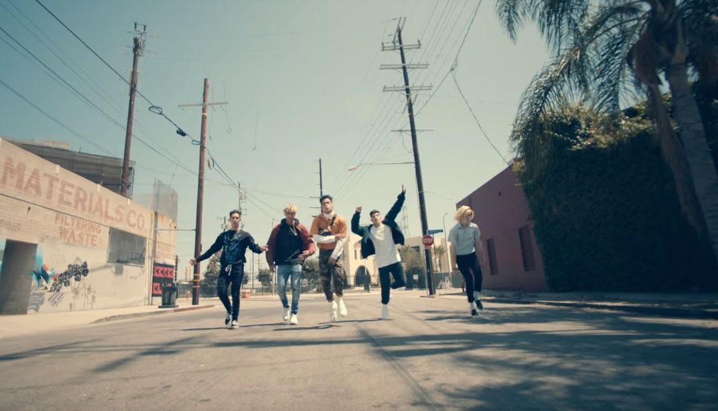 PRETTYMUCH, nova boy band de Simon Cowell, lança o videoclipe de 'Would You Mind'