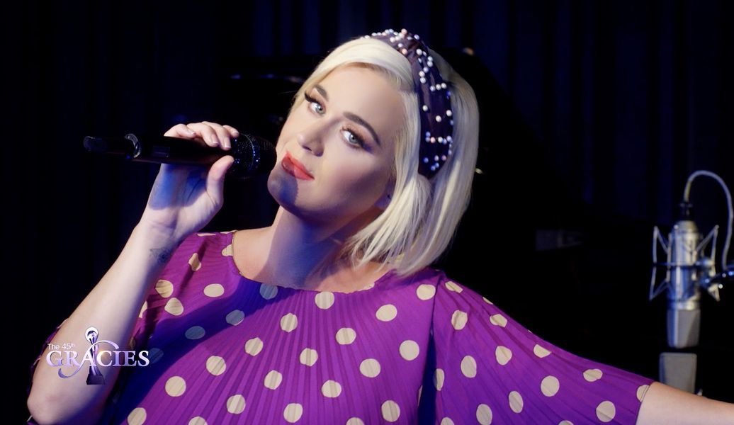 Katy Perry em batalha judicial com a designer australiana Katie Perry