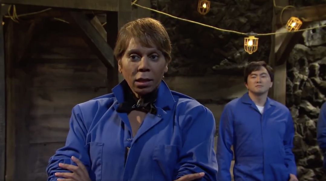 RuPaul hrá bitkárskeho baníka v zábavnej skice „SNL“, ktorá bola vyrezaná na čas